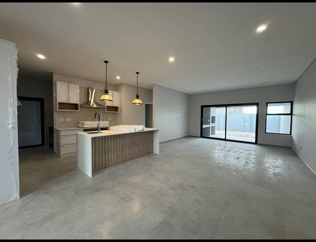 4 BEDROOM HOUSE FOR SALE IN SANDOWN
